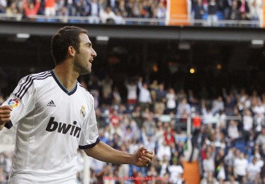 足球直播-赛前剪影合集：世俱杯球员准备状态与训练画面