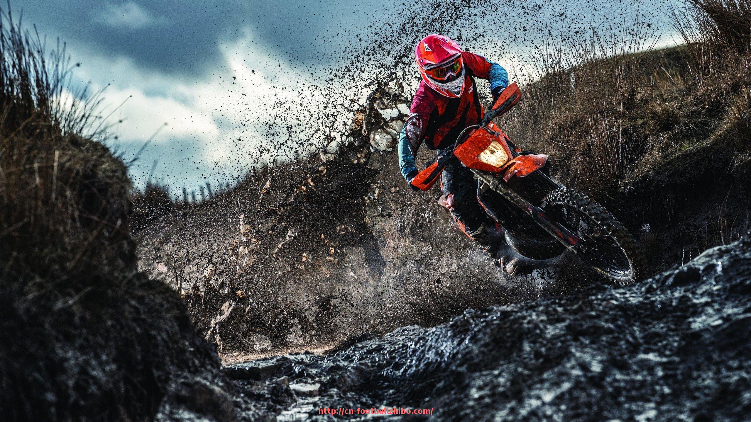 足球直播-赛前剪影合集：世俱杯球员准备状态与训练画面